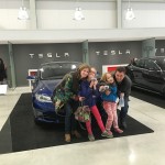 Familie en Tesla